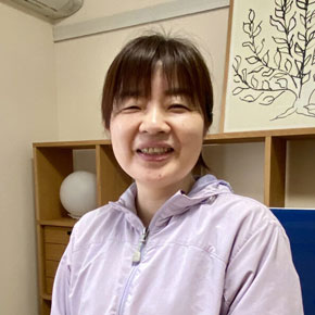 岩野 綾